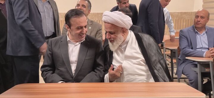 تصاویر / تجلیل از خیرین مدرسه ساز توسط امام جمعه آبیک