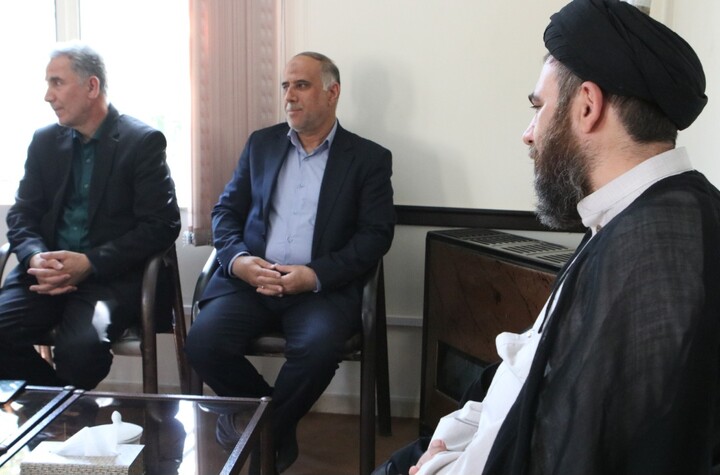 تصاویر/ دیدار مدیر کل تعزیرات با آیت الله موسوی اصفهانی