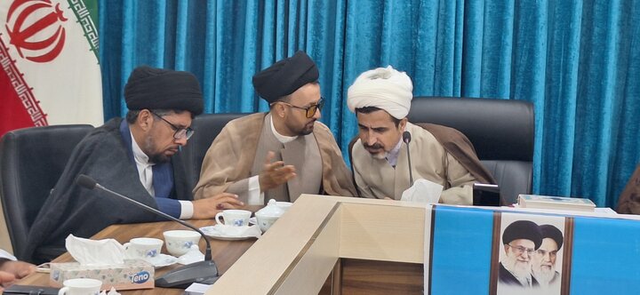 تصاویر/ نشست مدیران ، واقفان، هیئت‌های امنا و خادمین بقاع متبرکه با نماینده ولی فقیه در کهگیلویه و بویراحمد