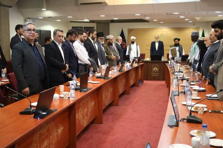 تصاویر/ بازدید میهمانان خارجی کنفرانس وحدت اسلامی از کتابخانه و موزه اسناد ملی
