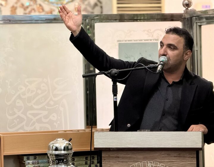 تصاویر / غبارروبی و عطر افشانی آستان مقدس امامزاده حسین و گلزار شهدا قزوین توسط مدیر کل وکارکنان اداره کل اوقاف وامور خیریه استان قزوین به مناسبت هفته وقف