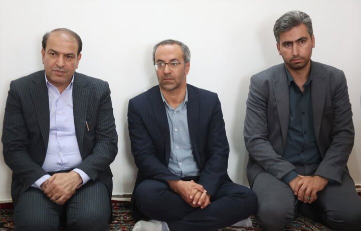 تصاویر/تجلیل از خانواده شهید مدافع امنیت «رضا رحمانی» در خنداب