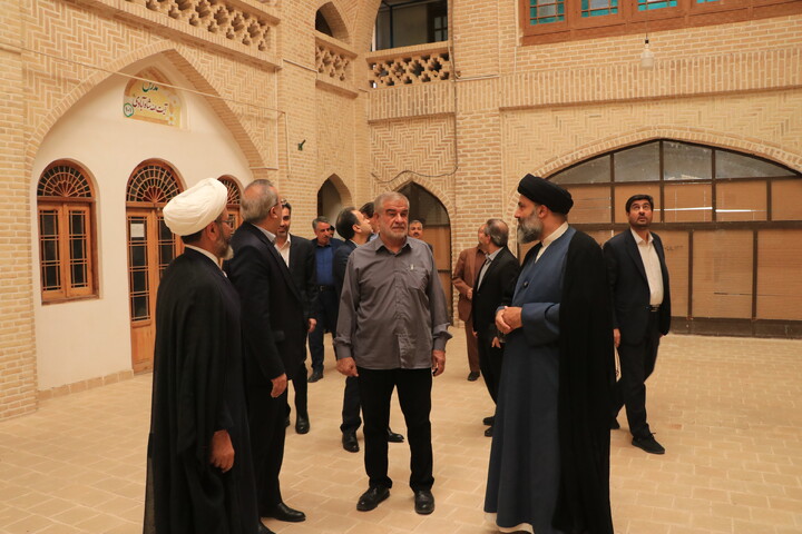 تصاویر/ بازدید رئیس کمیسیون امور داخلی کشور از مدارس علمیه یزد