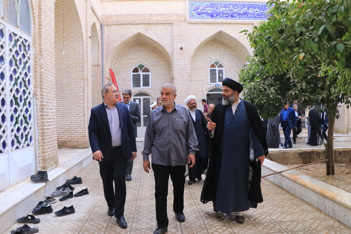 تصاویر/ بازدید رئیس کمیسیون امور داخلی کشور از مدارس علمیه یزد