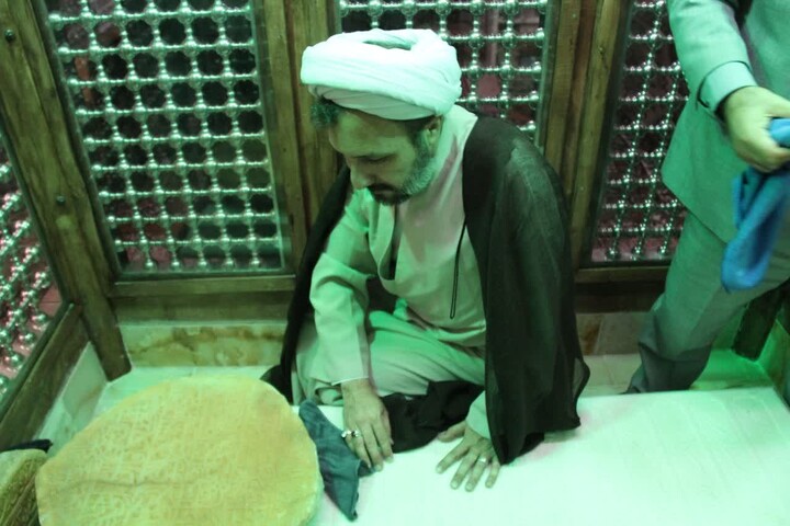 تصاویر /  آیین معنوی غبارروبی آستان مقدس امامزاده سید ابراهیم (ع) تبریز