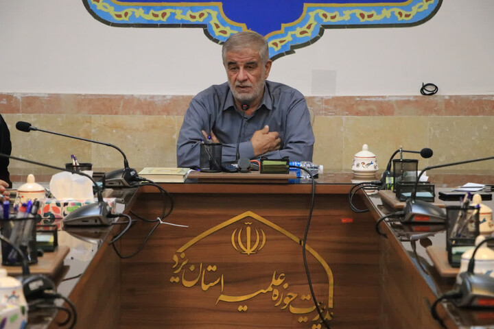 نماینده مردم شریف یزد در مجلس شورای اسلامی و حجت‌الاسلام والمسلمین سید حسين حسینی مدیر حوزه علمیه استان یزد