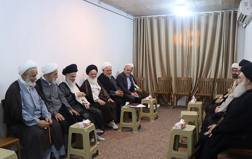 دیدار هیئت اعزامی از سوی رهبر معظم انقلاب با علمای حوزه علمیه نجف