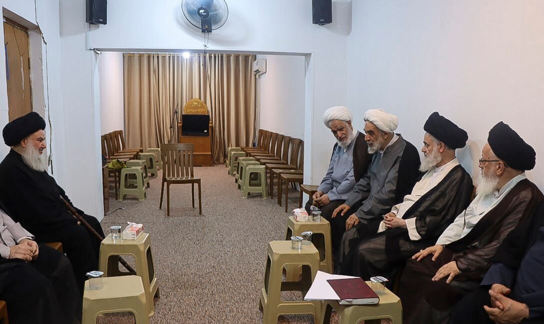 دیدار هیئت اعزامی از سوی رهبر معظم انقلاب با علمای حوزه علمیه نجف