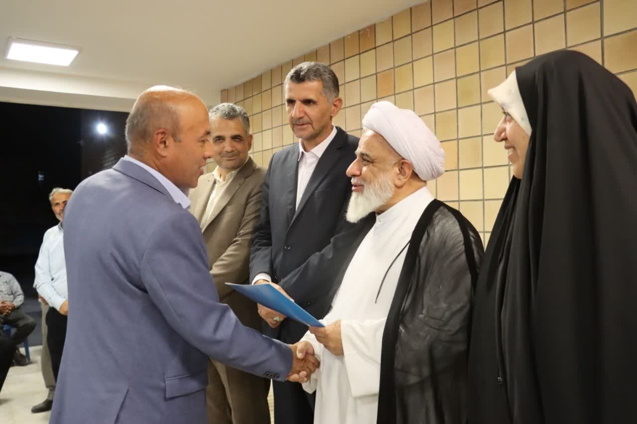 خیرین مدرسه‌ساز نماد ایثار در جامعه هستند