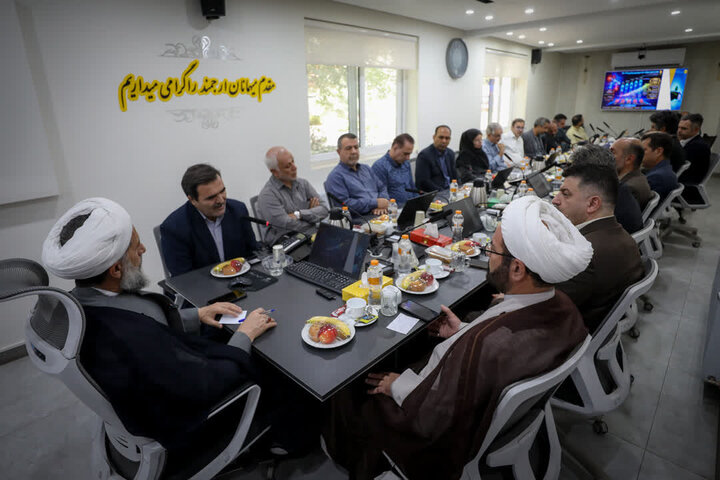 تصاویر / بازدید امام جمعه قزوین از شرکت توزیع نیروی برق استان قزوین