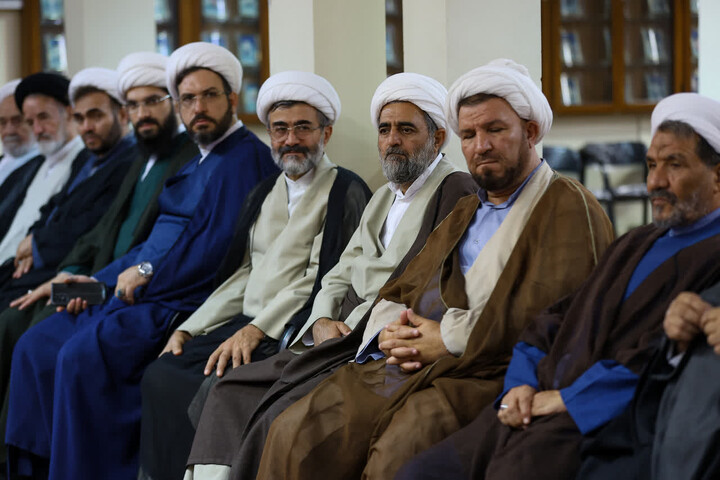 تصاویر / گرامیداشت میلاد نبوی و صادق آل‌محمد (ع) با حضور نماینده ولی‌فقیه در جمع حوزویان تبریز