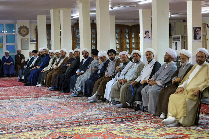 تصاویر / گرامیداشت میلاد نبوی و صادق آل‌محمد (ع) با حضور نماینده ولی‌فقیه در جمع حوزویان تبریز