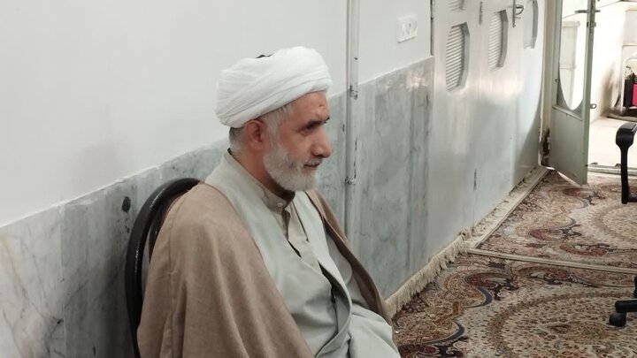 تصاویر/ درس احکام و بیان مقررات مدرسه علمیه آیت‌الله مدنی کاشانی(ره) برای طلاب جدیدالورود