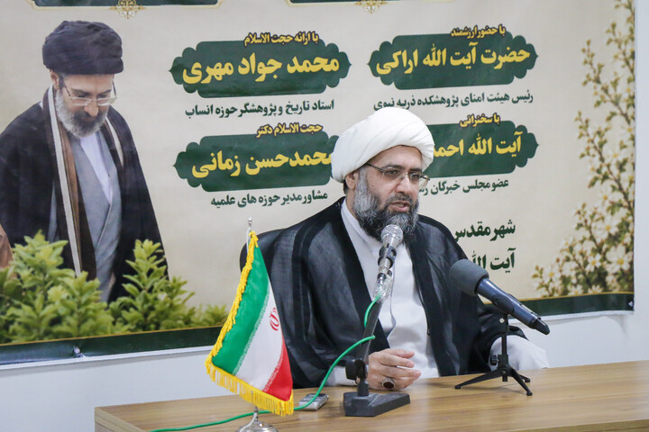 تصاویر/ آیین رونمایی از دو اثر مستند پژوهشی «تبارشناسی قائد شهید» و «تبارشناسی صالح بعد صالح»