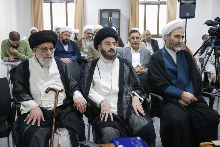 تصاویر/ آیین رونمایی از دو اثر مستند پژوهشی «تبارشناسی قائد شهید» و «تبارشناسی صالح بعد صالح»