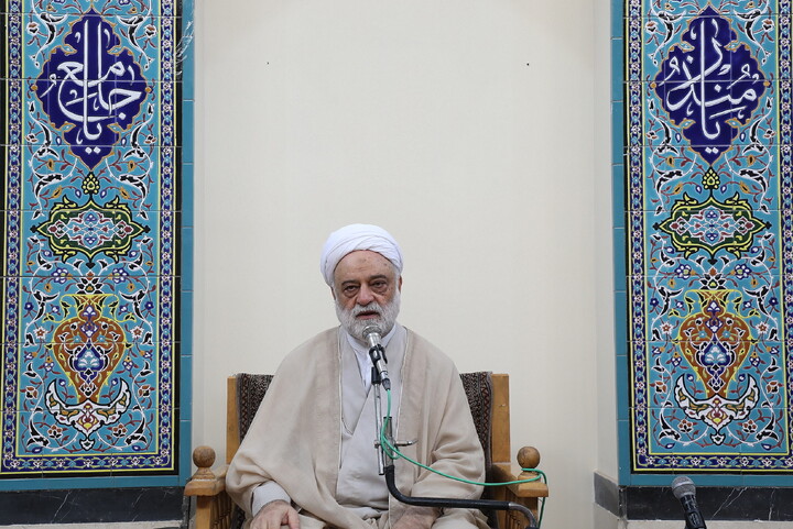 تصاویر/ مراسم عمامه گذاری طلاب توسط آیت الله العظمی مکارم شیرازی