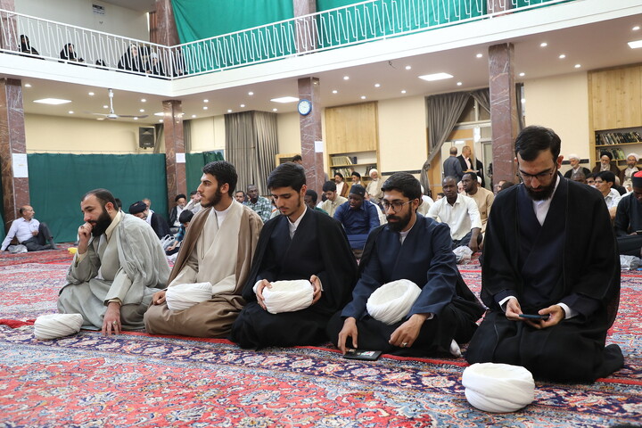 تصاویر/ مراسم عمامه گذاری طلاب توسط آیت الله العظمی مکارم شیرازی