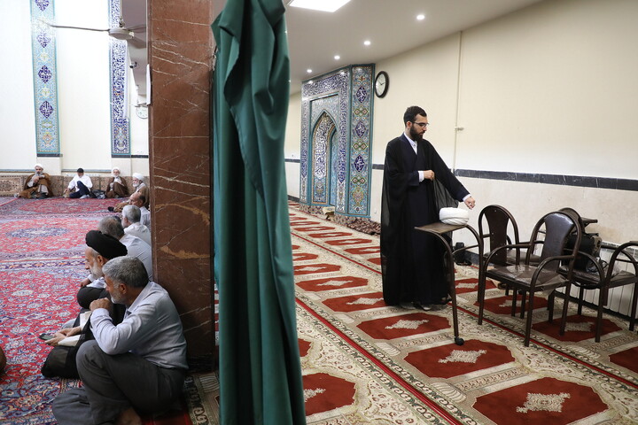 تصاویر/ مراسم عمامه گذاری طلاب توسط آیت الله العظمی مکارم شیرازی