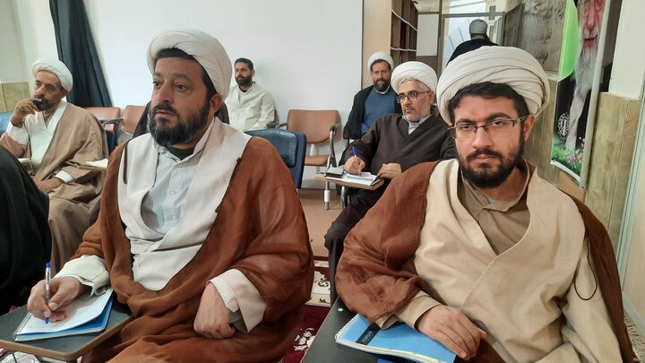 تصاویر/ کارگاه دانش‌افزایی اساتید مدارس علمیه چهارمحال و بختیاری