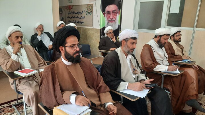 تصاویر/ کارگاه دانش‌افزایی اساتید مدارس علمیه چهارمحال و بختیاری