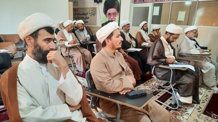 تصاویر/ کارگاه دانش‌افزایی اساتید مدارس علمیه چهارمحال و بختیاری