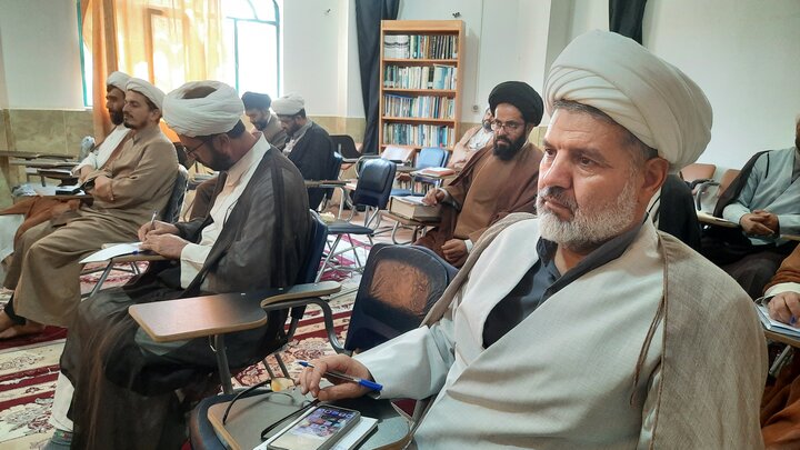 تصاویر/ کارگاه دانش‌افزایی اساتید مدارس علمیه چهارمحال و بختیاری