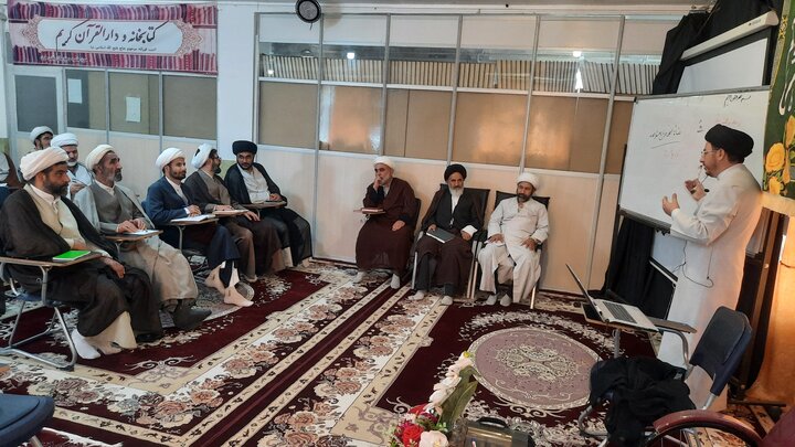 تصاویر/ کارگاه دانش‌افزایی اساتید مدارس علمیه چهارمحال و بختیاری