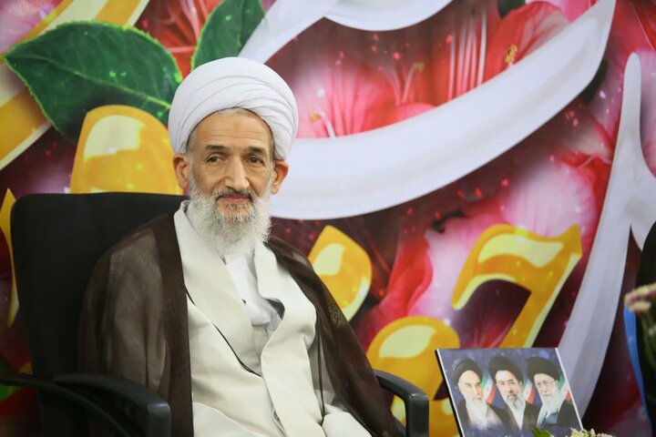 تصاویر/ مراسم جشن میلاد پیامبر اکرم (ص) و امام جعفر صادق (ع) با حضور نماینده ولی فقیه در استان