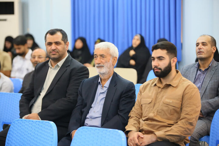 تصاویر/ مراسم جشن میلاد پیامبر اکرم (ص) و امام جعفر صادق (ع) با حضور نماینده ولی فقیه در استان