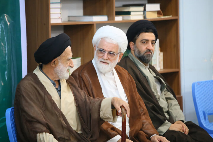 تصاویر/ مراسم جشن میلاد پیامبر اکرم (ص) و امام جعفر صادق (ع) با حضور نماینده ولی فقیه در استان