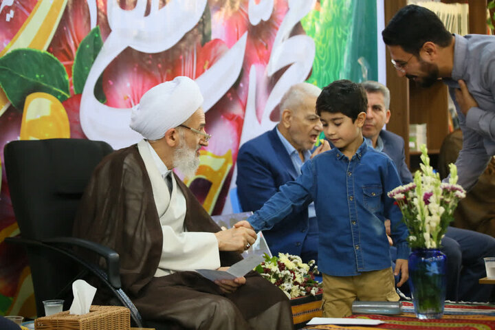 تصاویر/ مراسم جشن میلاد پیامبر اکرم (ص) و امام جعفر صادق (ع) با حضور نماینده ولی فقیه در استان