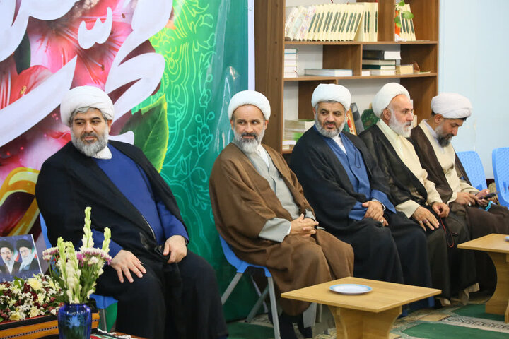 تصاویر/ مراسم جشن میلاد پیامبر اکرم (ص) و امام جعفر صادق (ع) با حضور نماینده ولی فقیه در استان