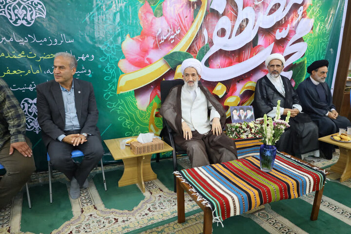 تصاویر/ مراسم جشن میلاد پیامبر اکرم (ص) و امام جعفر صادق (ع) با حضور نماینده ولی فقیه در استان