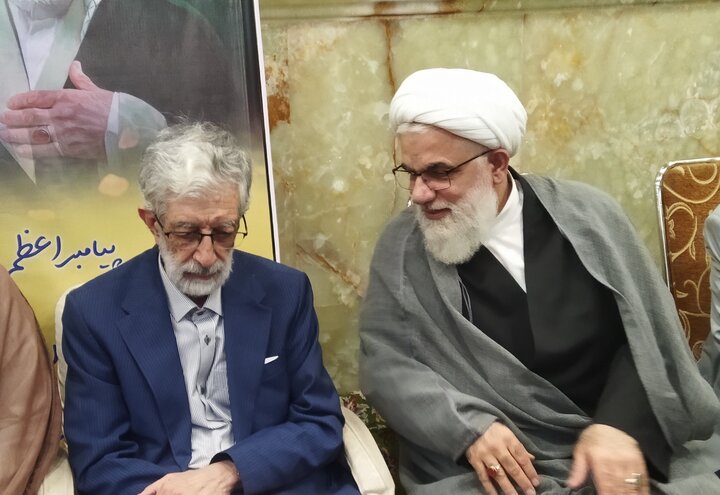 تصاویر/ مراسم عمامه گذاری طلاب مدرسه علمیه دارالسلام