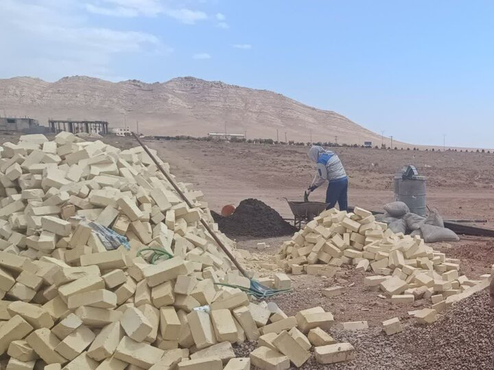 تصاویر/ ساخت مسکن برای خانواده‌های‌ کم‌برخوردار شهر جوشقان قالی به همت گروه جهادی حجت‌الاسلام کافی کاشان