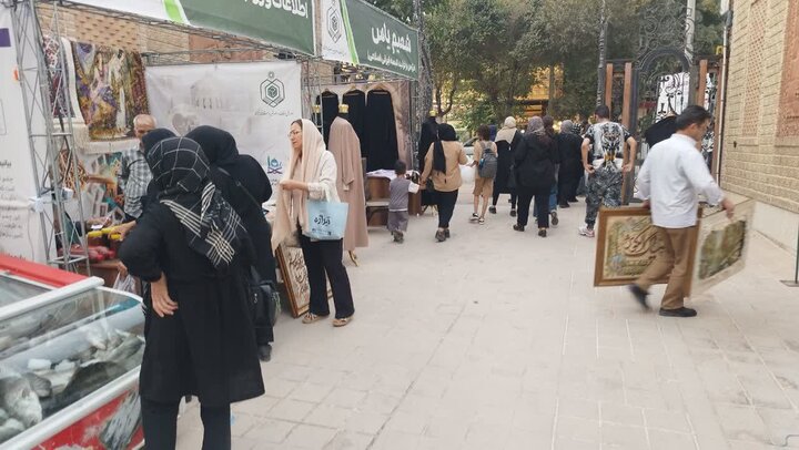 تصاویر/افتتاحیه نمایشگاه بزرگ «شهر وقف»در اراک