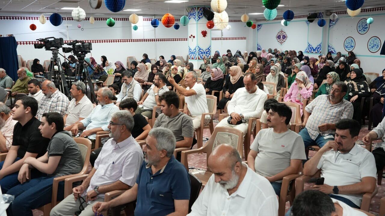 جشن میلاد پیامبر(ص) و هفته وحدت در مرکز فرهنگی کوثر استانبول