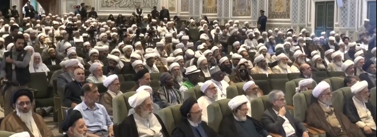 اختتامیه چهلمین کنفرانس بین‌المللی وحدت اسلامی با موضوع وحدت اسلامی در اندیشه رهبر شهید در حرم مطهر رضوی