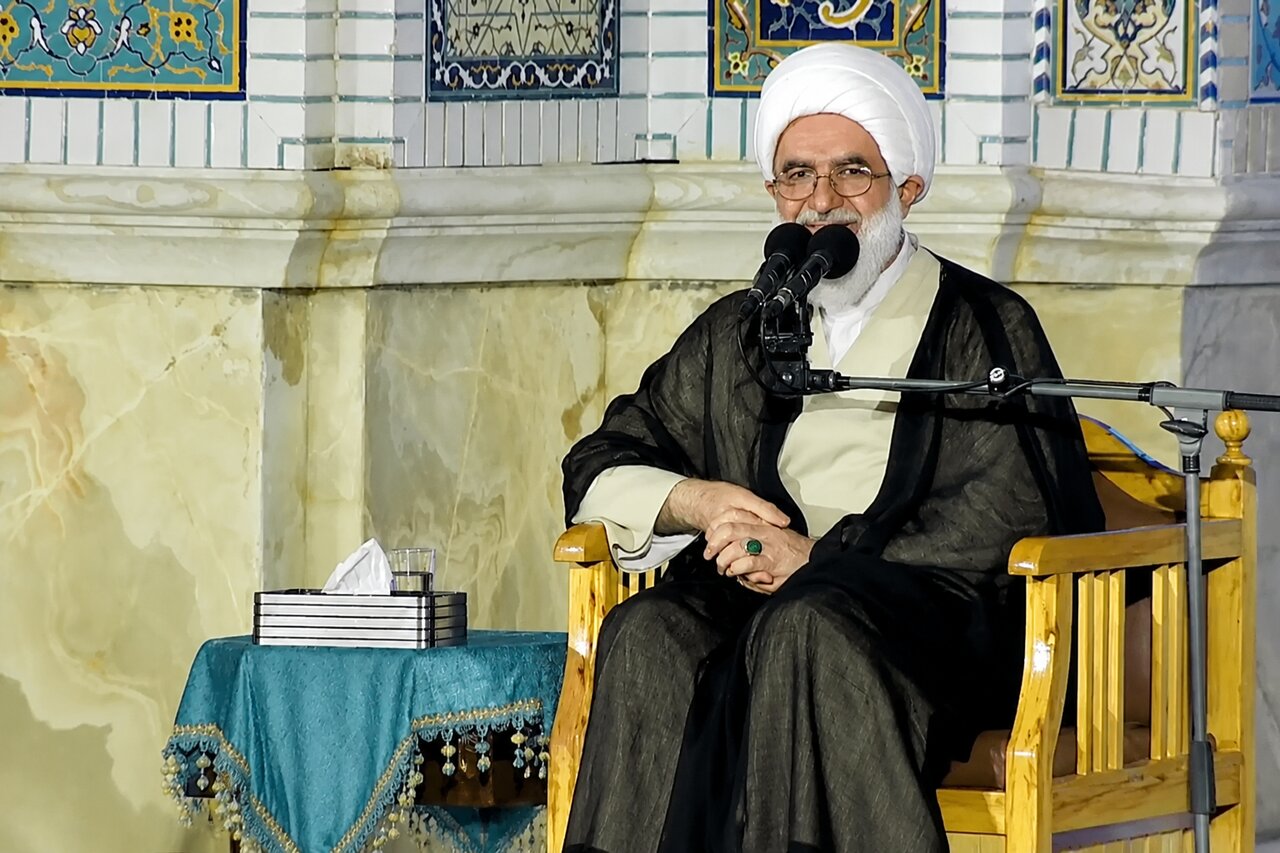 پیامبر اکرم(ص) الگوی کامل حسن خلق برای امت اسلامی است
