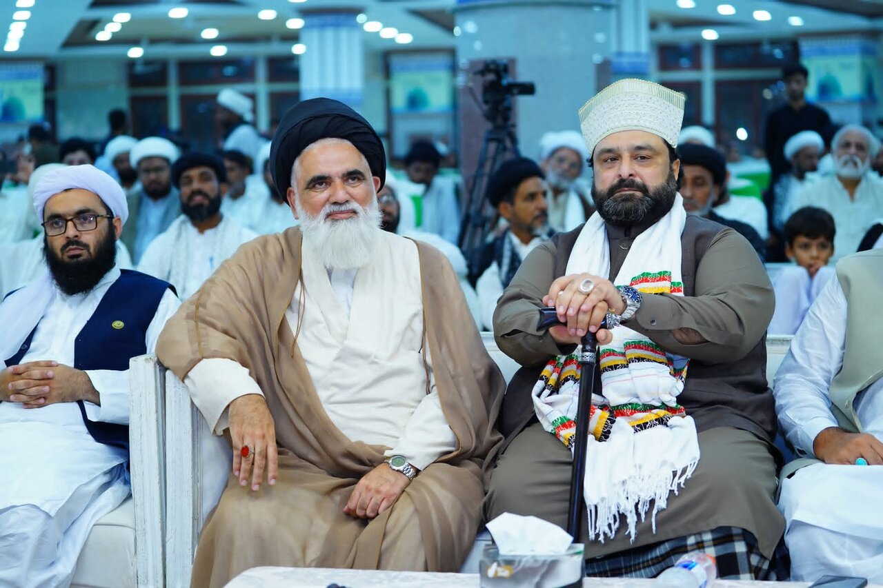 جامعہ عروۃ الوثقیٰ میں سالانہ وحدتِ امت کانفرنس کا انعقاد: رہبرِ شہید کی بصیرت نے امریکہ کو ذلت و رسوائی سے دوچار کیا، علامہ جواد نقوی