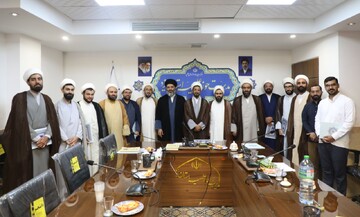 تجلیل از برگزارکنندگان دوره میثاق طلبگی ١۴٠۵ یزد+تصاویر