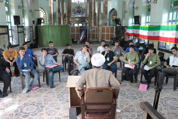تصاویر/ روایت تصویری از برگزاری دوره تربیتی «رشد آرمان ۳» در مدرسه علمیه جامعه امیرالمؤمنین(ع)