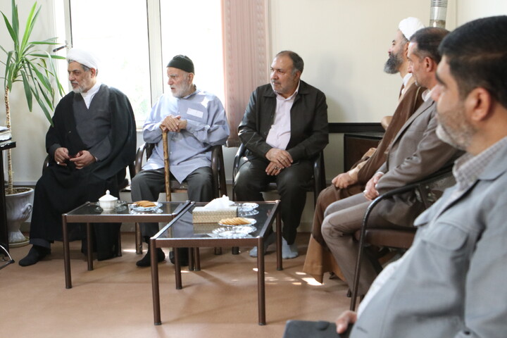 تصاویر/ دیدار حجت الاسلام و المسلمین رفیعی با آیت الله موسوی اصفهانی در همدان