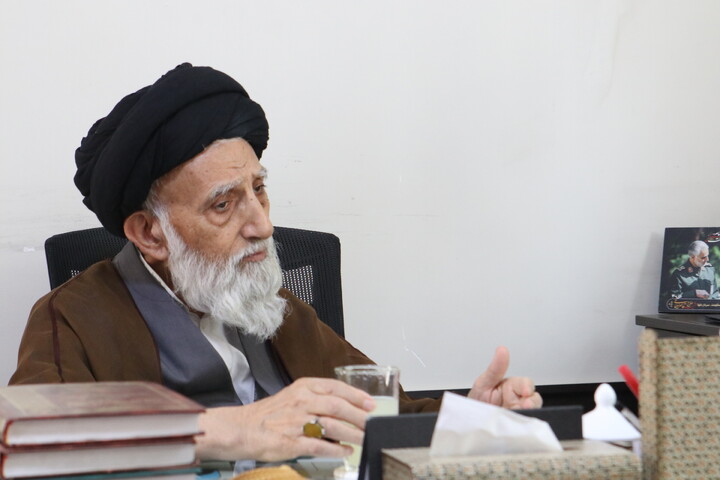 تصاویر/ دیدار حجت الاسلام و المسلمین رفیعی با آیت الله موسوی اصفهانی در همدان