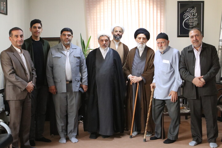 تصاویر/ دیدار حجت الاسلام و المسلمین رفیعی با آیت الله موسوی اصفهانی در همدان