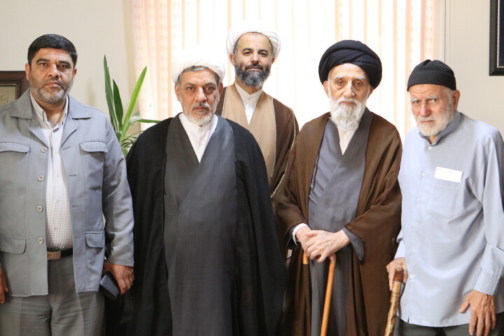 تصاویر/ دیدار حجت الاسلام و المسلمین رفیعی با آیت الله موسوی اصفهانی در همدان