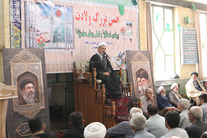 تصاویر/ جشن میلاد پیامبر اکرم (ص) و امام صادق(ع) در مسجد مدرسه علمیه همدان