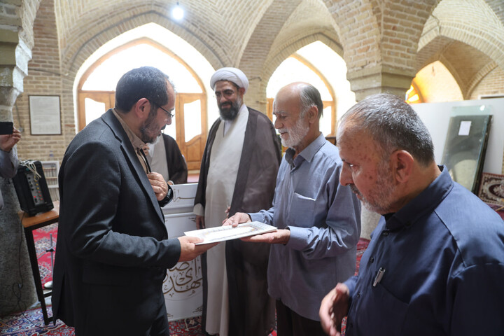 تصاویر / تجلیل از دست اندرکاران و عوامل اجرائی اجلاسیه روز جهانی مسجد درهمدان