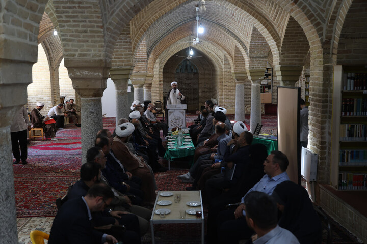 تصاویر / تجلیل از دست اندرکاران و عوامل اجرائی اجلاسیه روز جهانی مسجد درهمدان