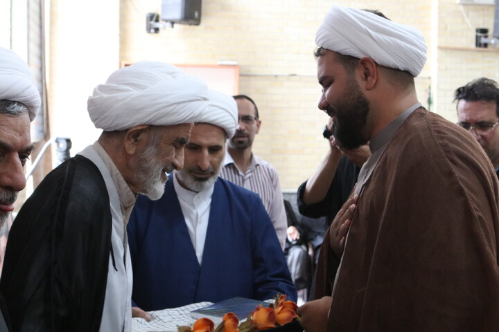 تصاویر/ مراسم عمامه گذاری در همدان
